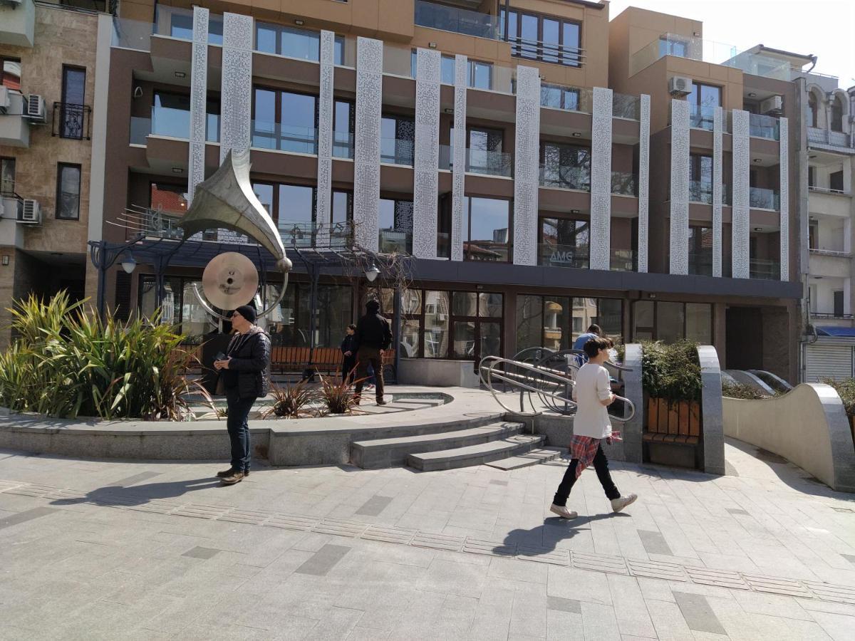 Top Center Apartment Gramophone With Private Parking Burgas Exterior photo